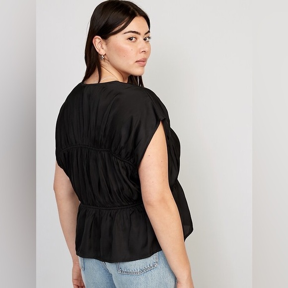 NEW Old Navy Waist Defined Satin Shirred Tie-Front Blouse Black V-Neck XXL - Picture 2 of 9